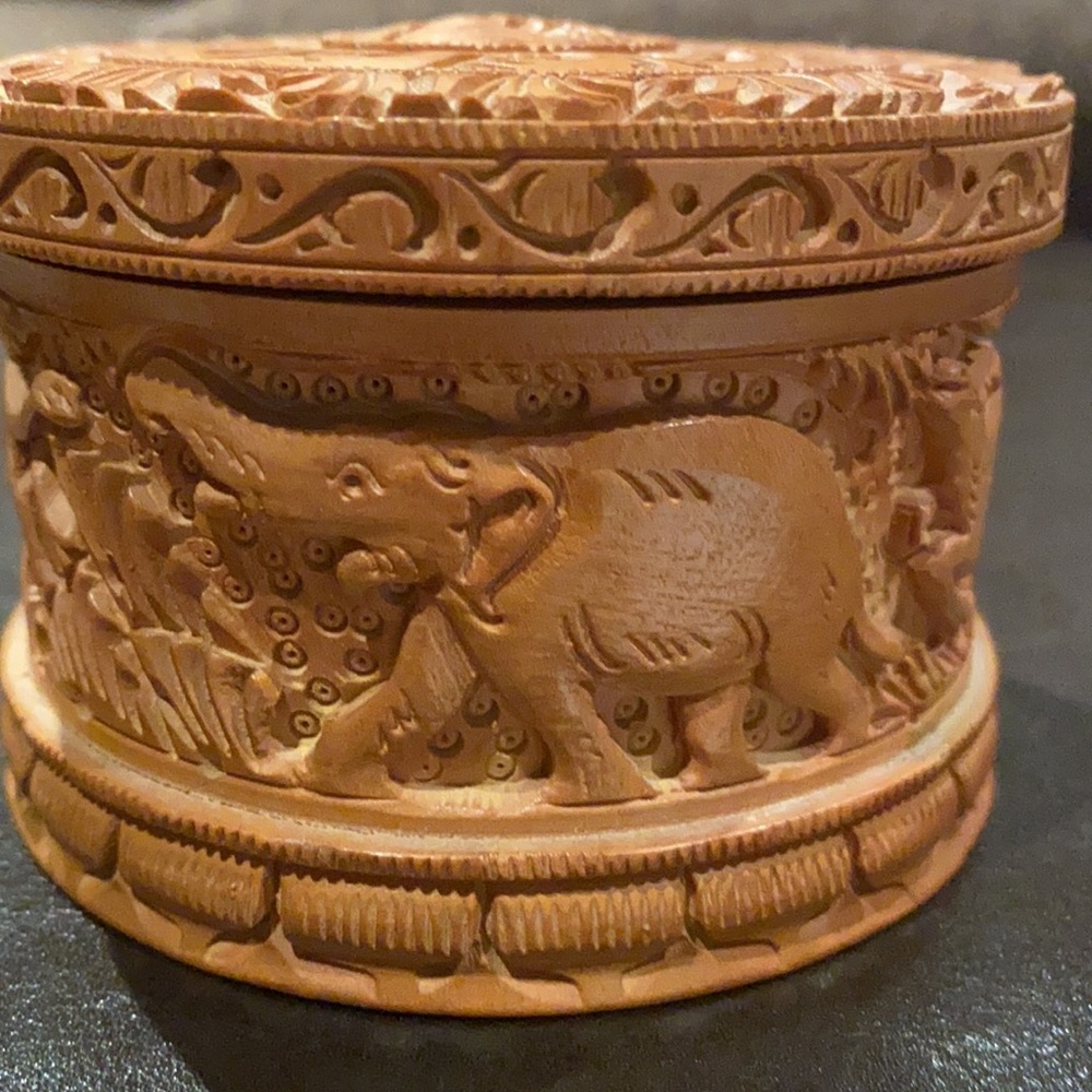 Handcrafted Wooden Powder Box - Picture 4 of 7